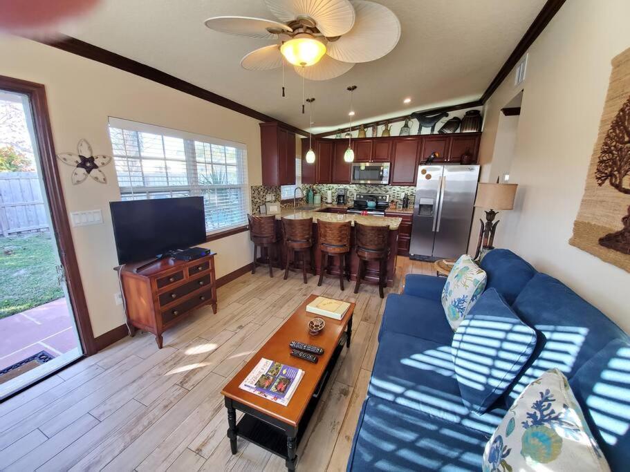 Hawaiian Cottage - Heated Pool Walk To The Beach Cocoa Beach Bagian luar foto