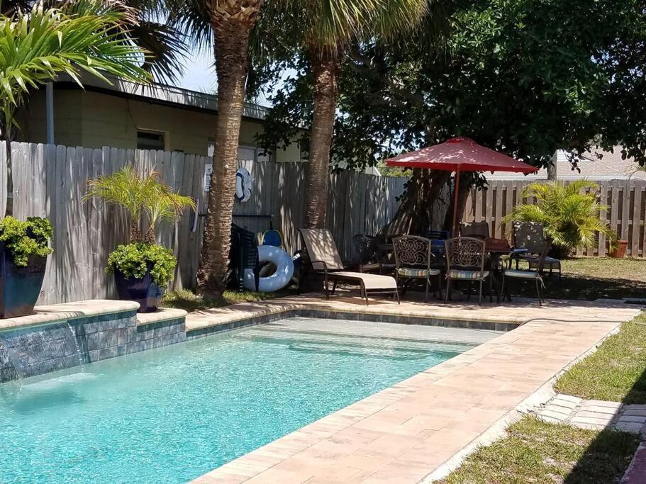 Hawaiian Cottage - Heated Pool Walk To The Beach Cocoa Beach Bagian luar foto